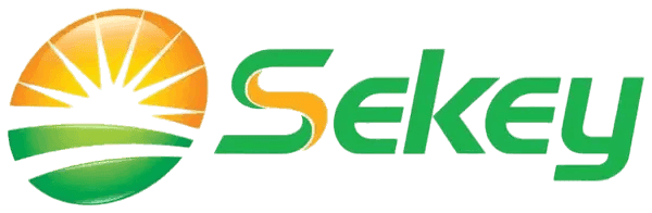 Sekey-Logo mit einer stilisierten Sonne, die über grünen Feldern aufgeht, und dem Markennamen "Sekey" in fetter grüner und gelber Schrift mit Farbverlauf.